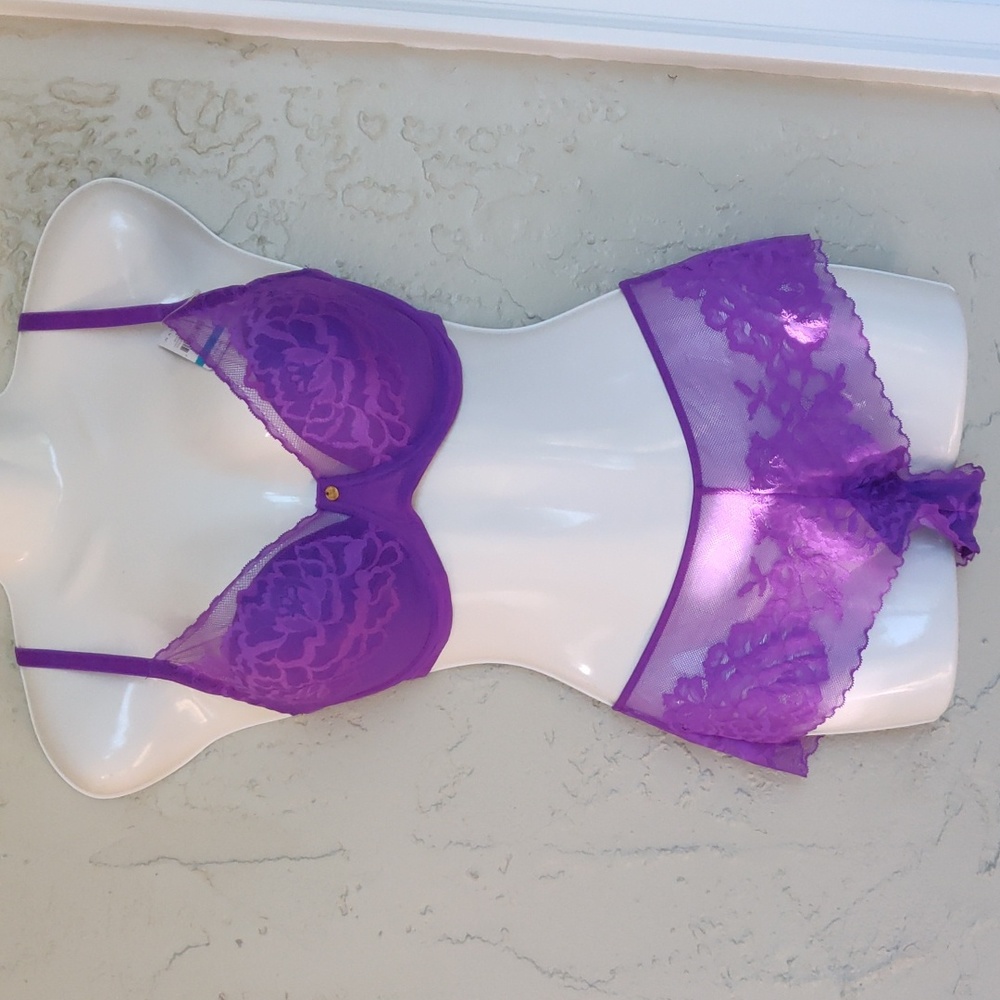 Royalty New Natori (32DDD) & panty (S) set